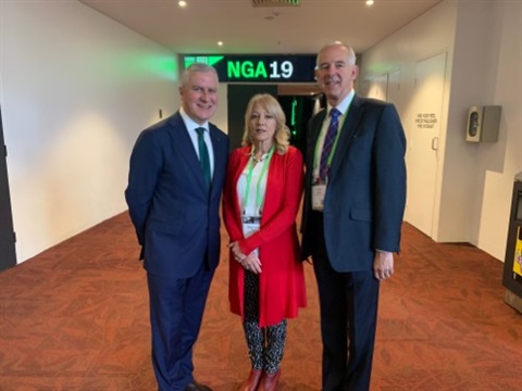 Acting Prime Minister Michael McCormack steps out to chat with Mayor Cr Karen Egan and Cr Peter Clarke