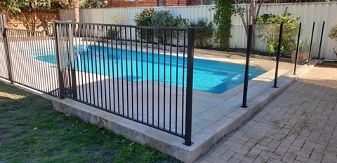 Pool-fence.jpg